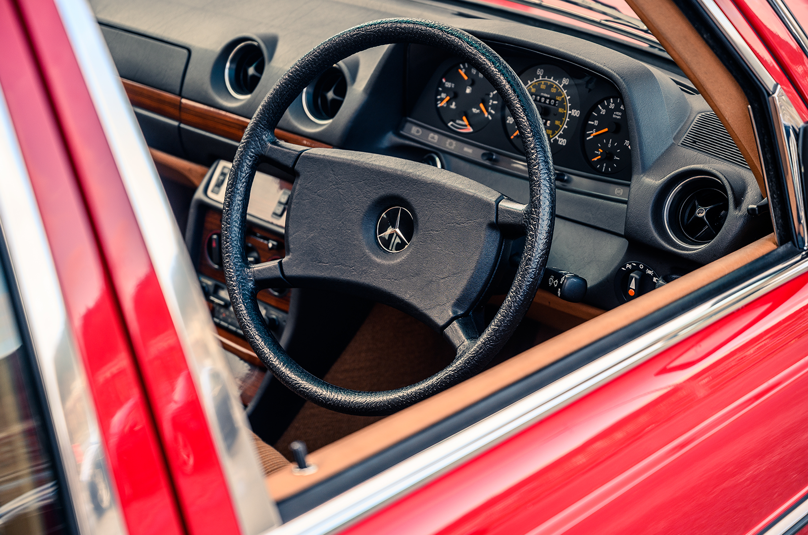 Classic & Sports Car – How Britain nearly missed Mercedes’ brilliant 230TE