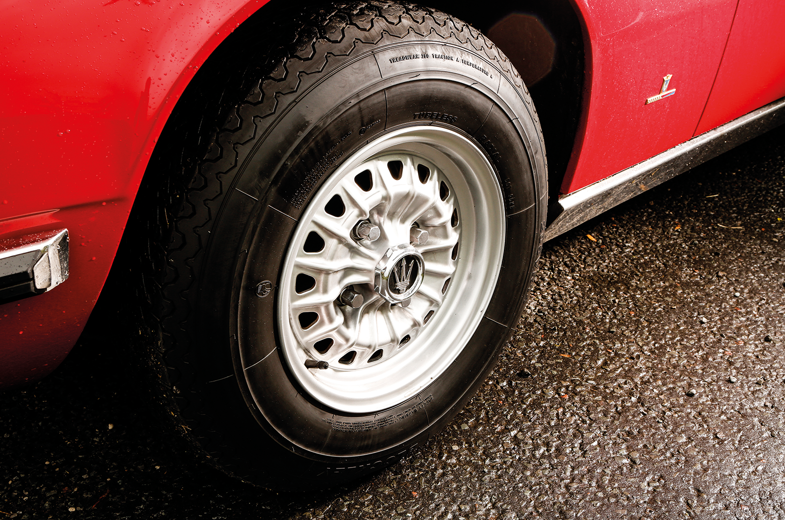 Practical performance: Lamborghini Espada vs Maserati Indy vs Ferrari 365GT4 2+2