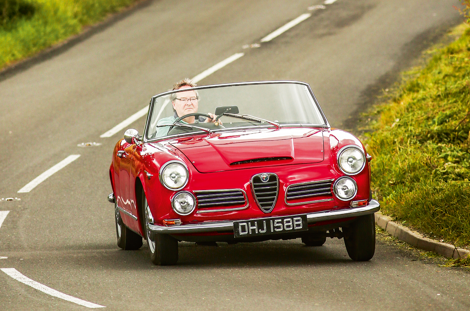 Classic & Sports Car – The art of Touring: Lancia Flaminia vs Alfa Romeo Spider