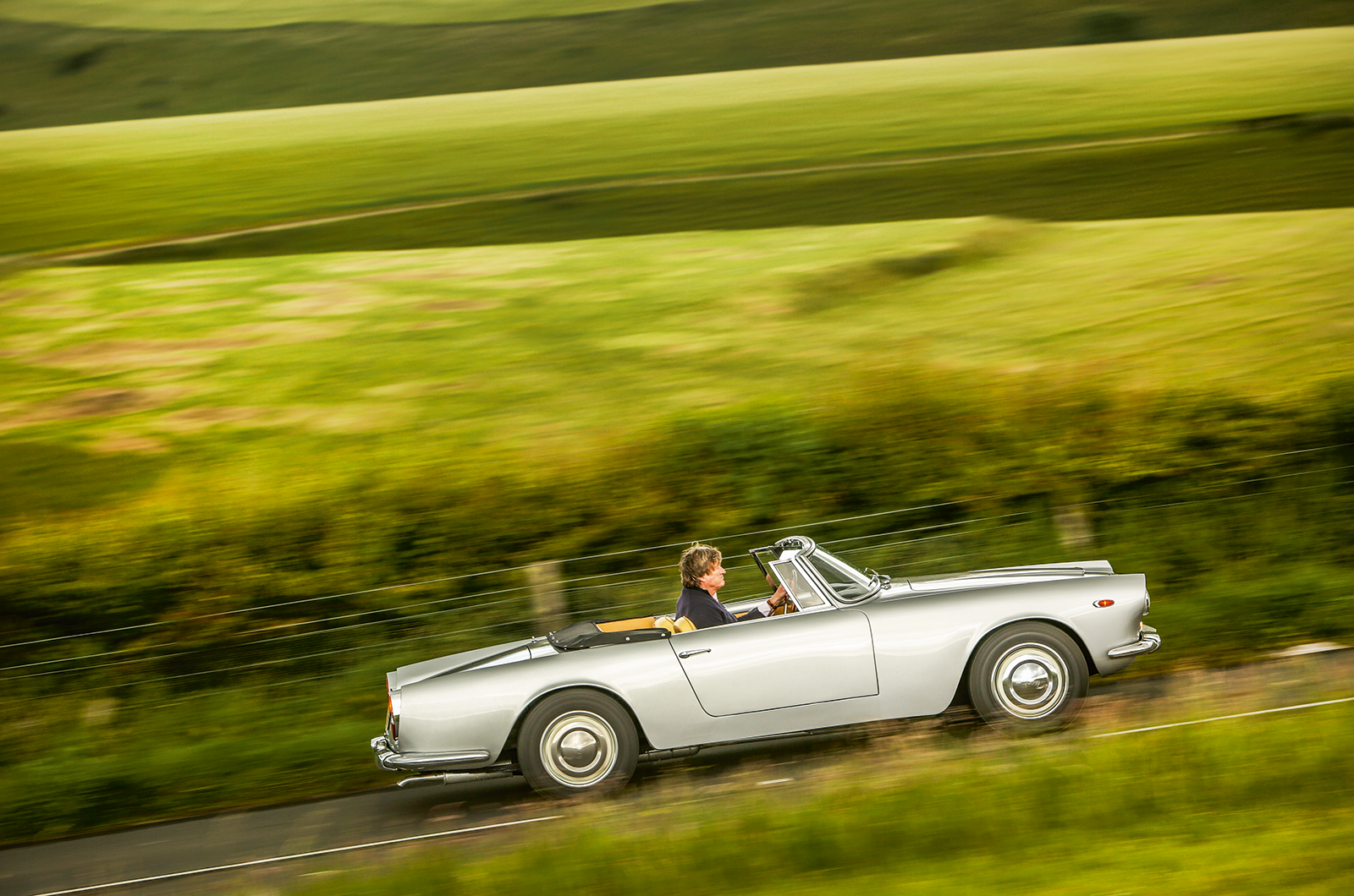 Classic & Sports Car – The art of Touring: Lancia Flaminia vs Alfa Romeo Spider