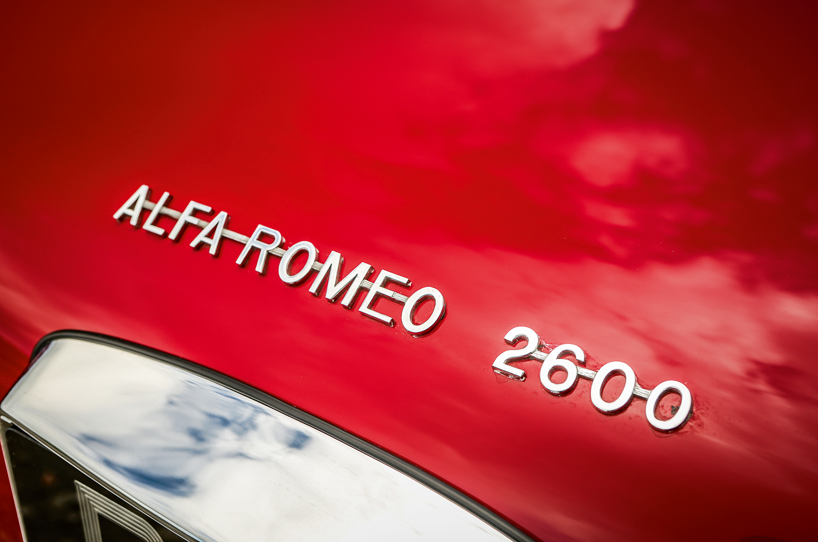 Classic & Sports Car – The art of Touring: Lancia Flaminia vs Alfa Romeo Spider