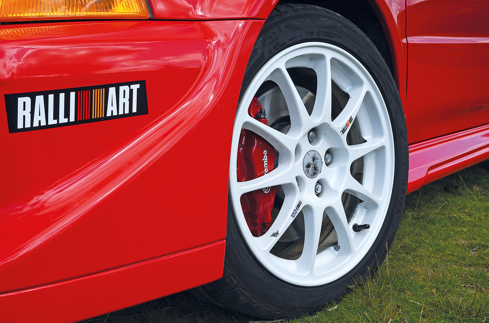 Classic & Sports Car – Signing off in style: Mitsubishi Lancer Evolution VI vs Evolution X