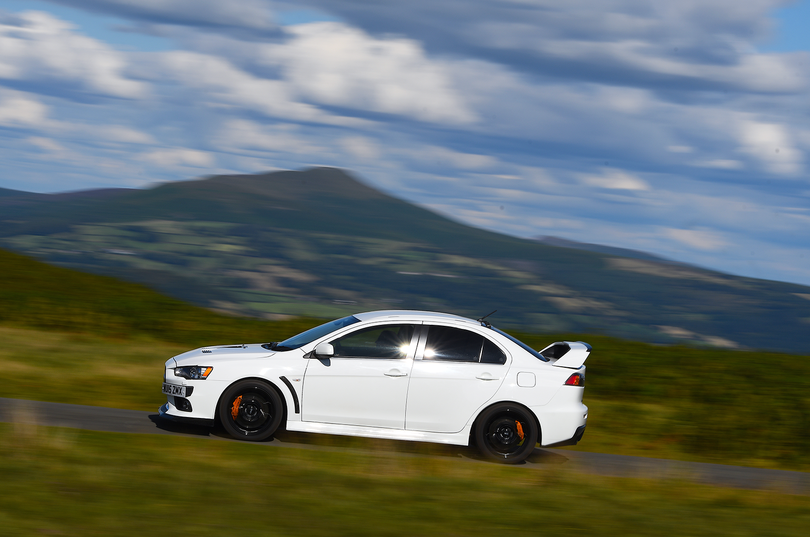 Classic & Sports Car – Signing off in style: Mitsubishi Lancer Evolution VI vs Evolution X