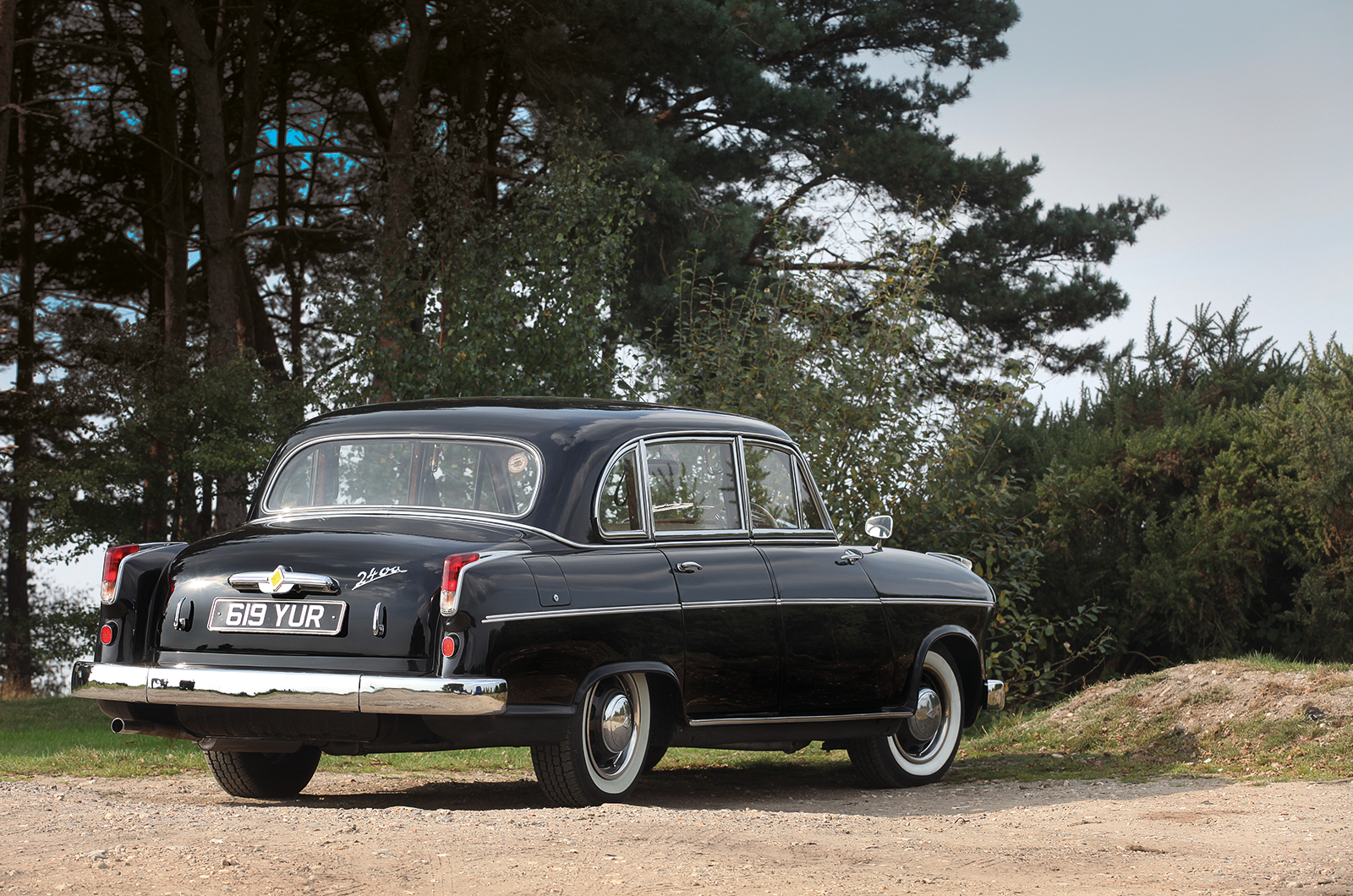 Classic & Sports Car – Some diamonds aren’t forever: Borgward Hansa 2400 Pullman