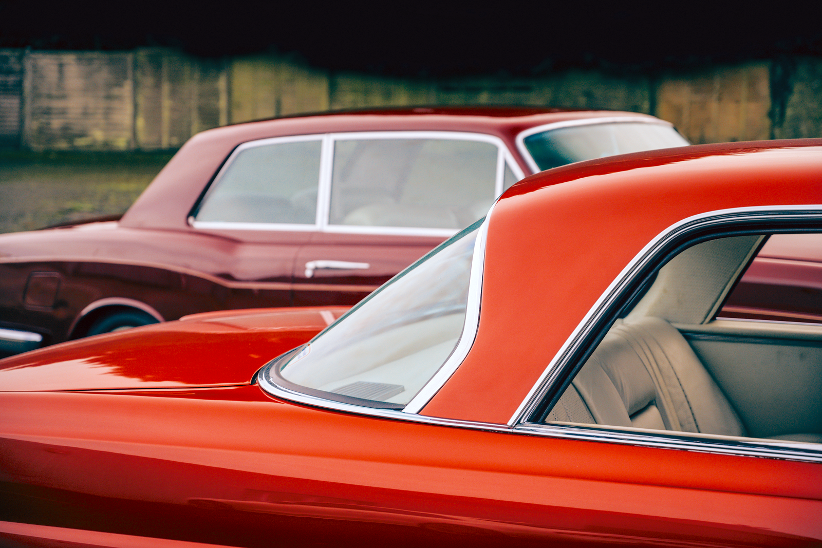 Classic & Sports Car – Glamour models: Mercedes-Benz 280SE 3.5 Coupé vs Rolls-Royce Silver Shadow MPW