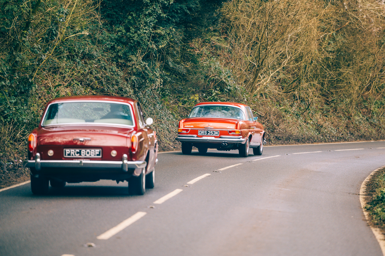 Classic & Sports Car – Glamour models: Mercedes-Benz 280SE 3.5 Coupé vs Rolls-Royce Silver Shadow MPW