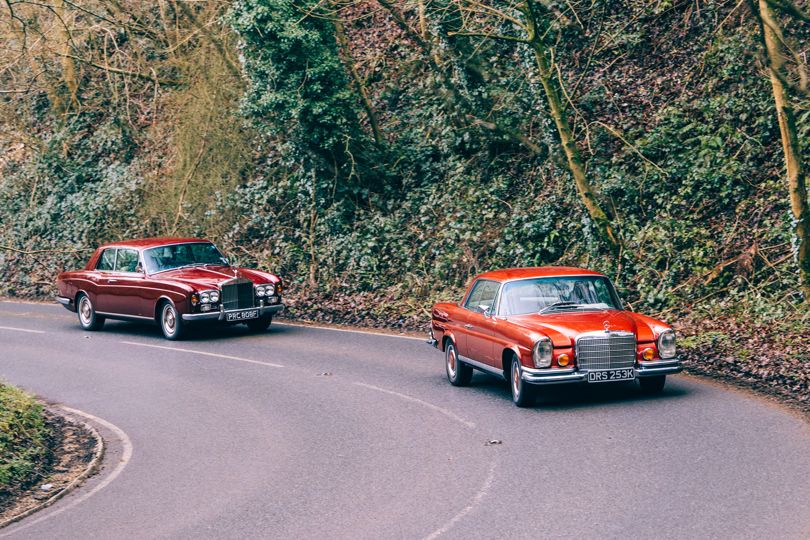 Classic & Sports Car – Glamour models: Mercedes-Benz 280SE 3.5 Coupé vs Rolls-Royce Silver Shadow MPW