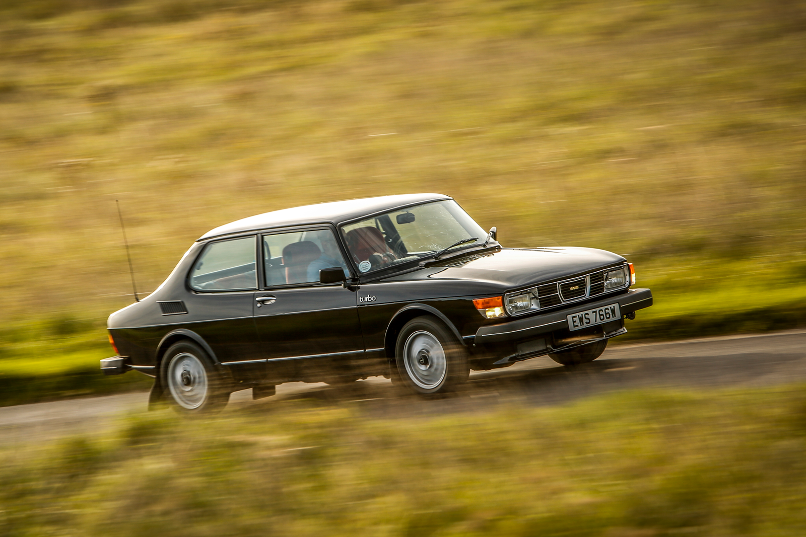 Classic & Sports Car – Wild bunch: Saab 99 vs Porsche 911 vs BMW 2002