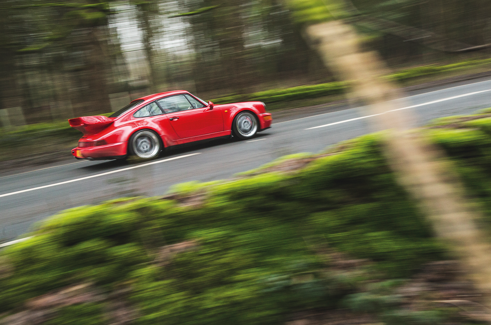 Classic & Sports Car – Porsche dream machines: 911 RS 3.8 vs 928 GTS