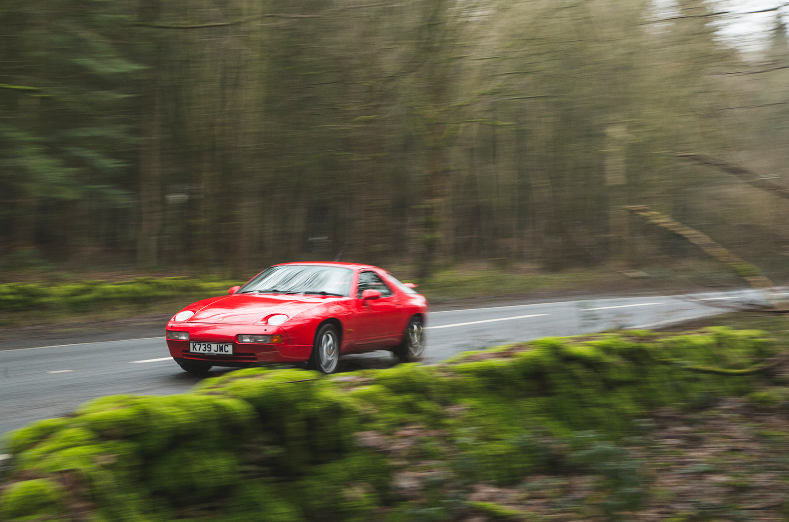 Classic & Sports Car – Porsche dream machines: 911 RS 3.8 vs 928 GTS