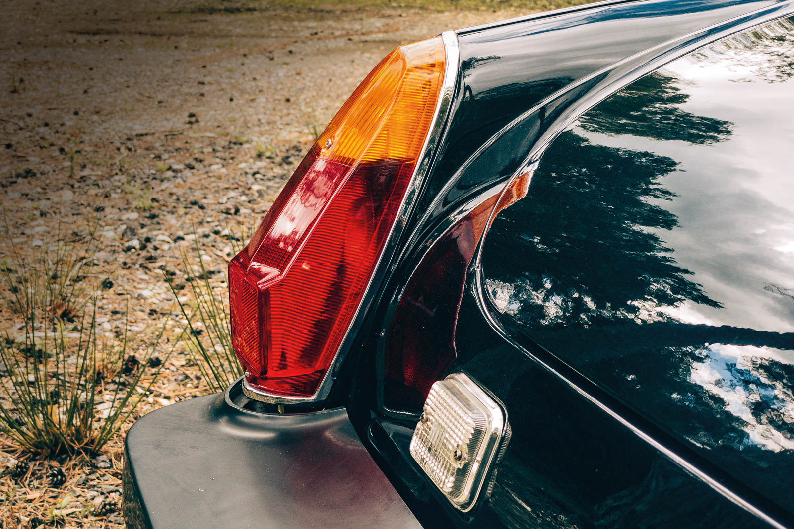 Classic & Sports Car – Shared heart: MG Midget 1500 vs Triumph Spitfire 1500