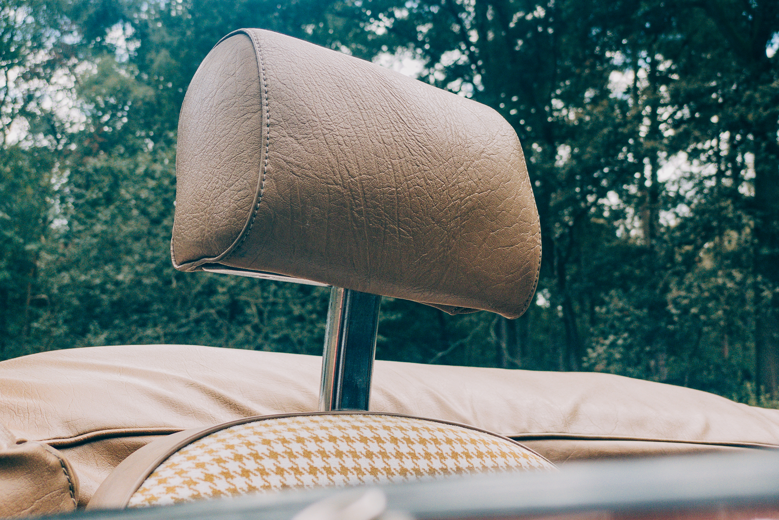 Classic & Sports Car – Shared heart: MG Midget 1500 vs Triumph Spitfire 1500