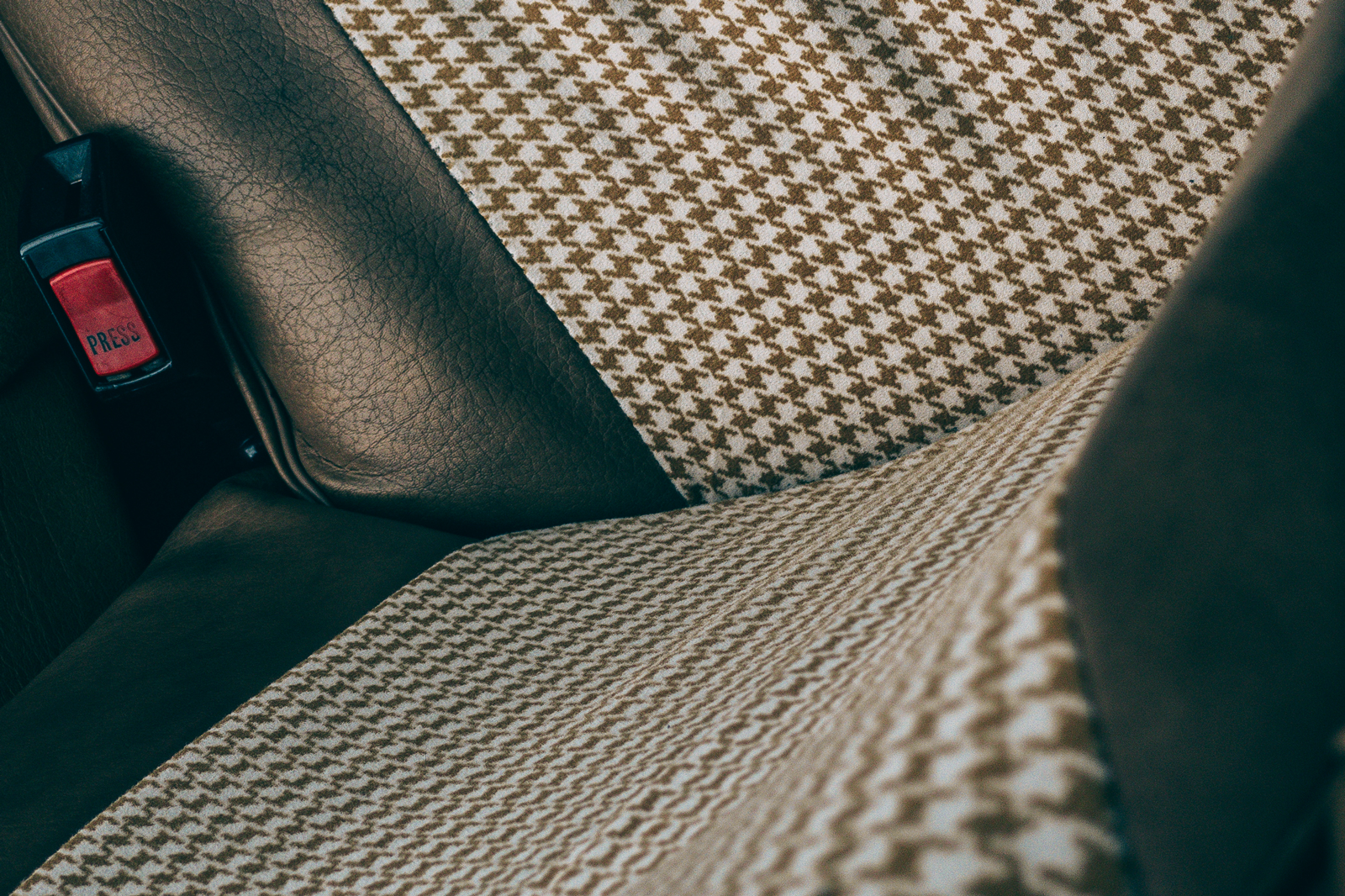 Classic & Sports Car – Shared heart: MG Midget 1500 vs Triumph Spitfire 1500