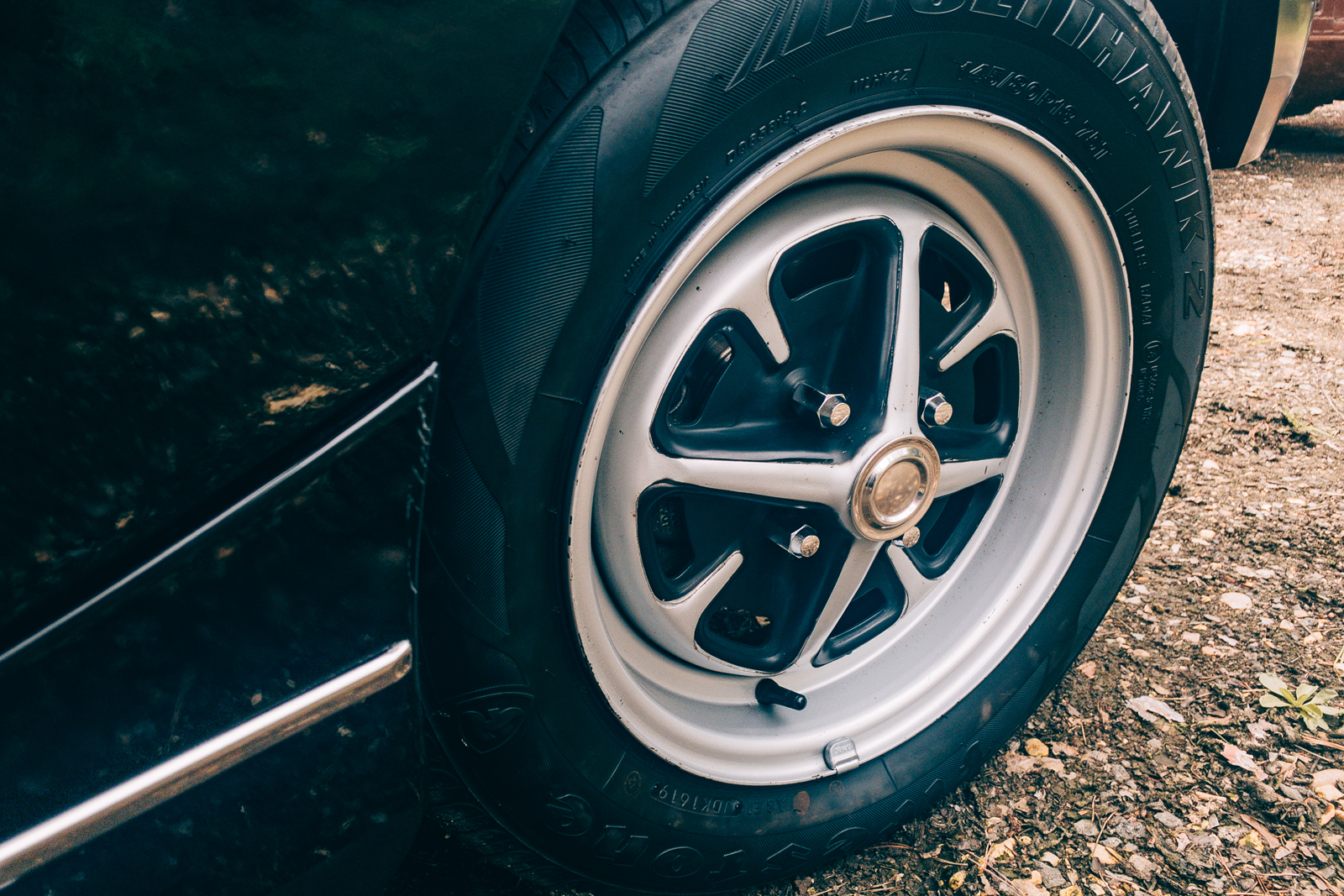 Classic & Sports Car – Shared heart: MG Midget 1500 vs Triumph Spitfire 1500