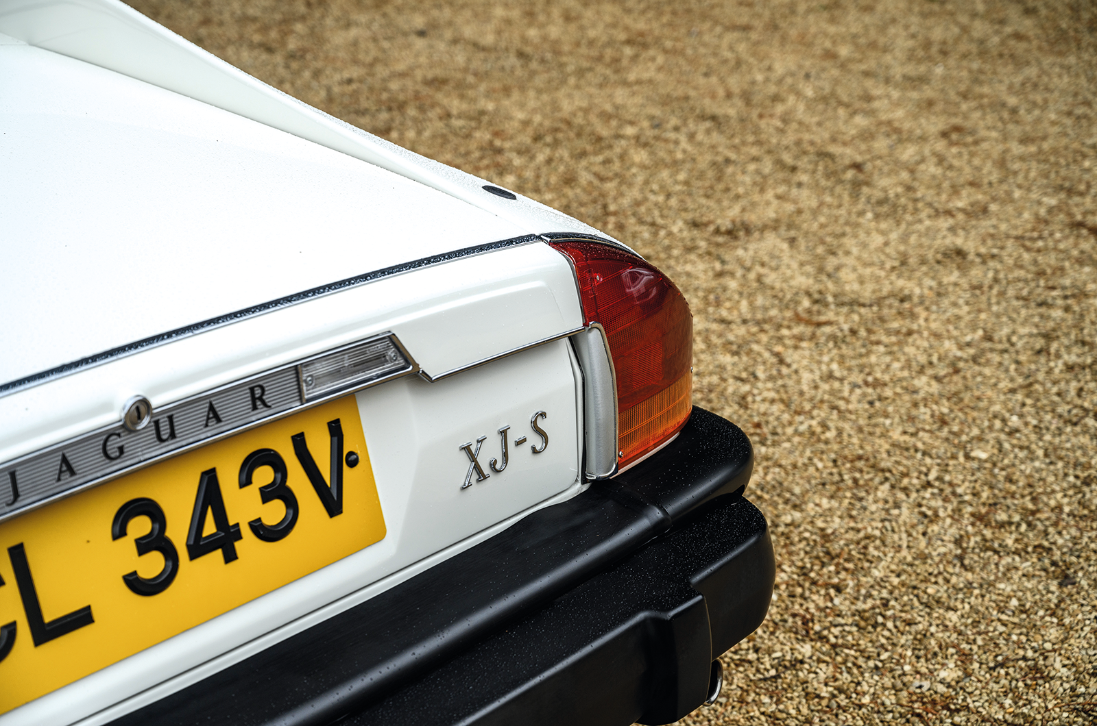 Classic & Sports Car – Driving the cars of The Saint: Volvo P1800, Jaguar XJ-S, Jensen Interceptor and Volvo C70