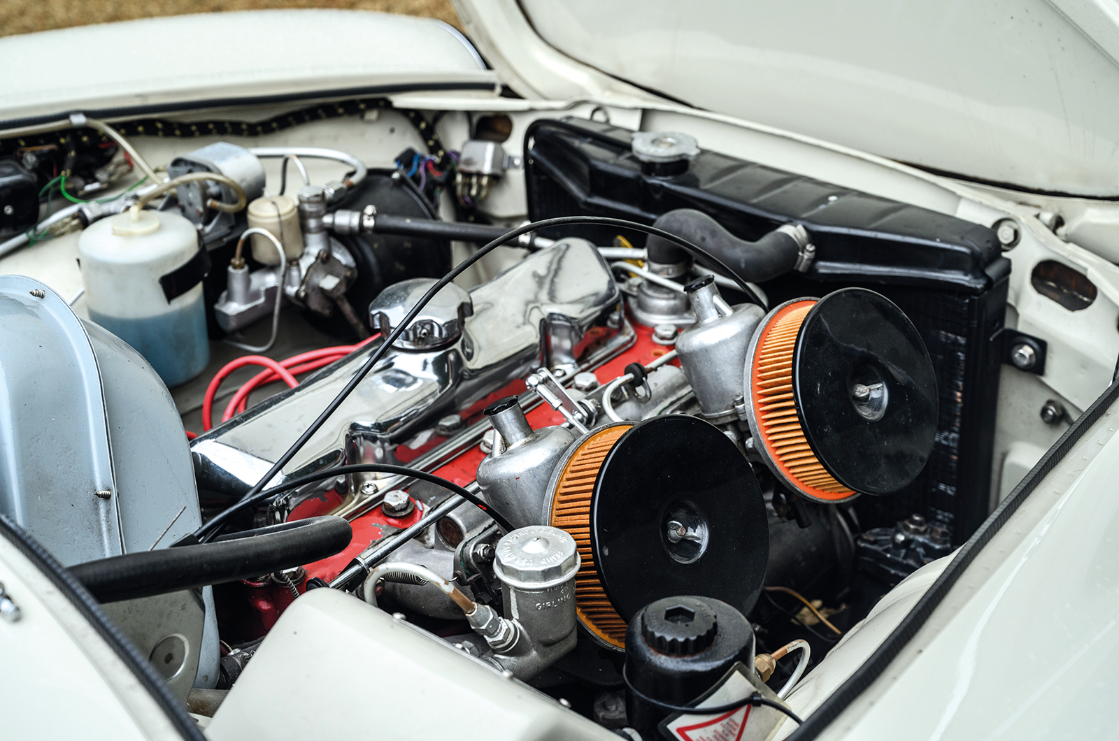 Classic & Sports Car – Driving the cars of The Saint: Volvo P1800, Jaguar XJ-S, Jensen Interceptor and Volvo C70