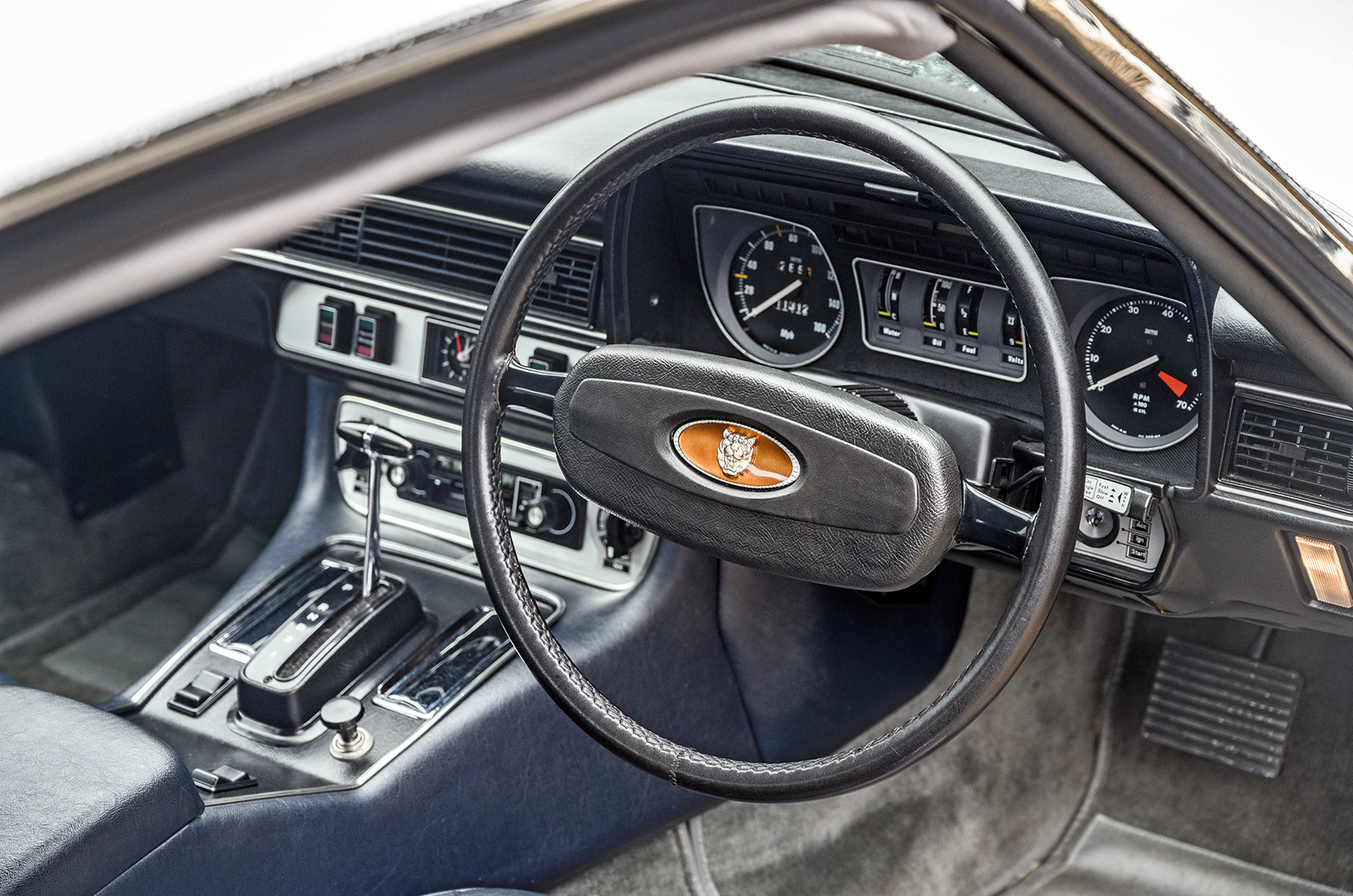 Classic & Sports Car – Driving the cars of The Saint: Volvo P1800, Jaguar XJ-S, Jensen Interceptor and Volvo C70