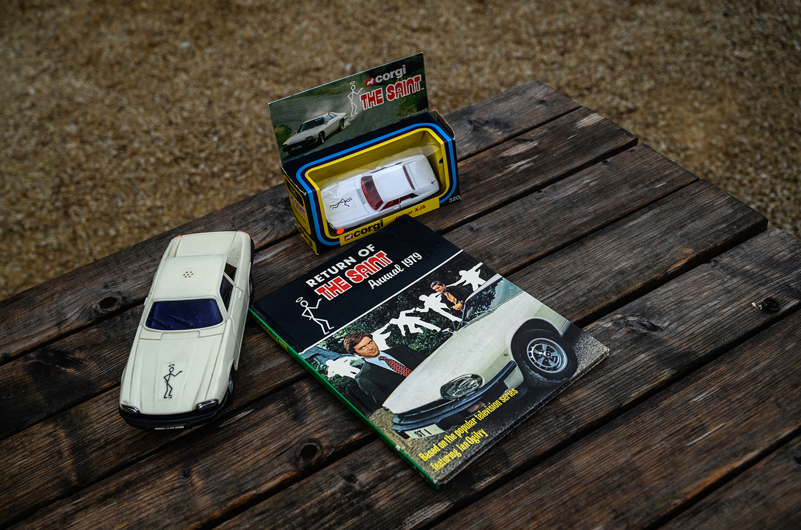 Classic & Sports Car – Driving the cars of The Saint: Volvo P1800, Jaguar XJ-S, Jensen Interceptor and Volvo C70