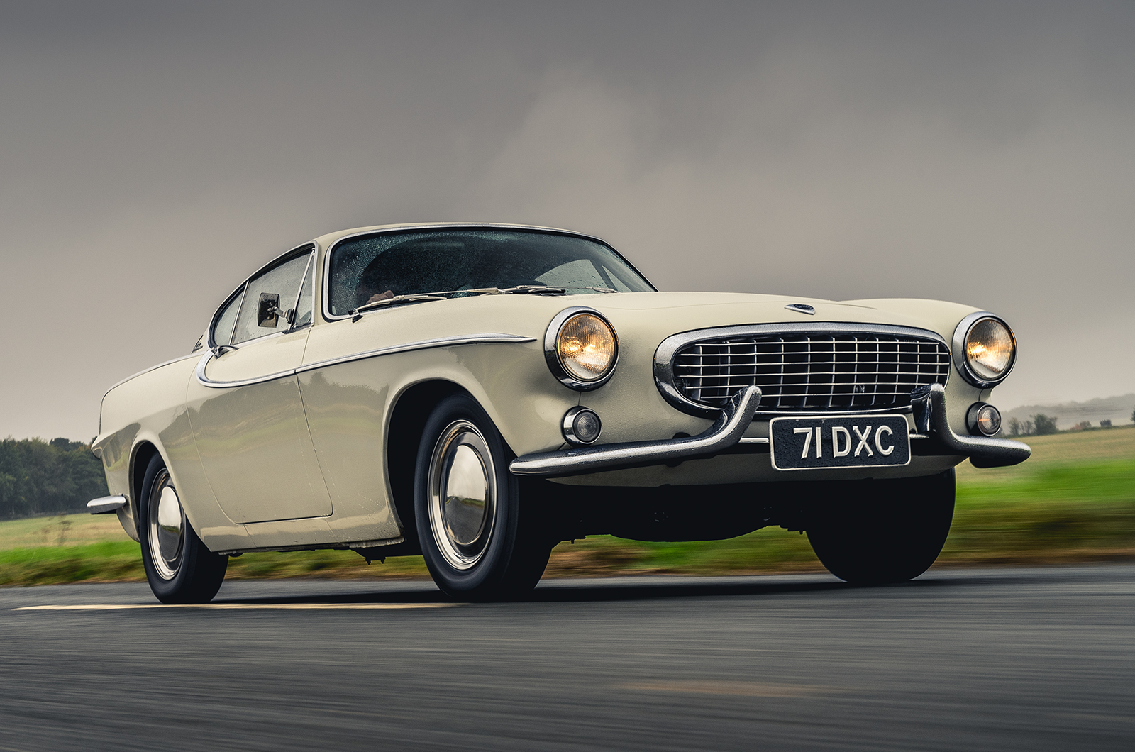 Classic & Sports Car – Driving the cars of The Saint: Volvo P1800, Jaguar XJ-S, Jensen Interceptor and Volvo C70