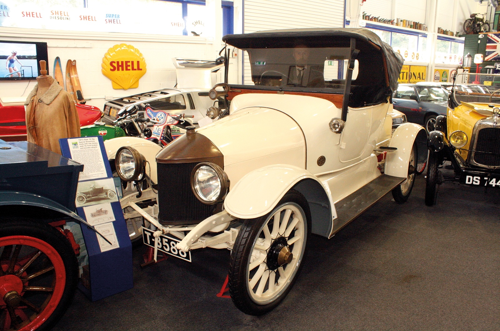 Classic & Sports Car – Classic shrine: Lakeland Motor Museum