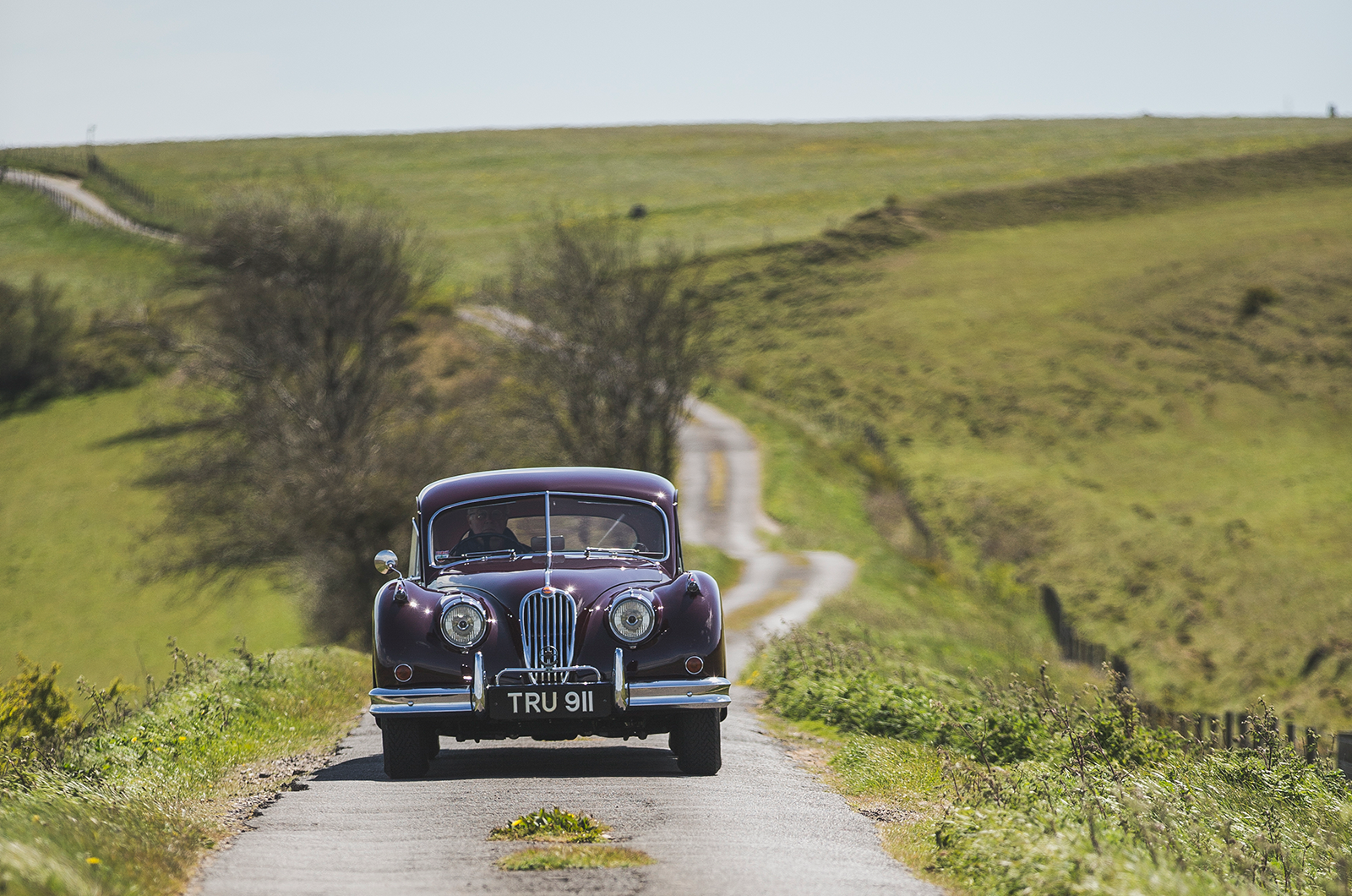 Classic & Sports Car – Restoring grandad’s Jaguar XK140