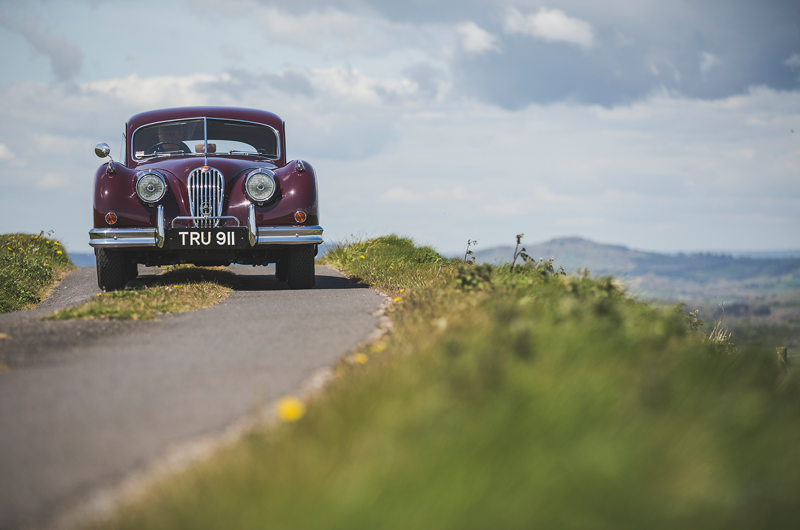 Classic & Sports Car – Restoring grandad’s Jaguar XK140