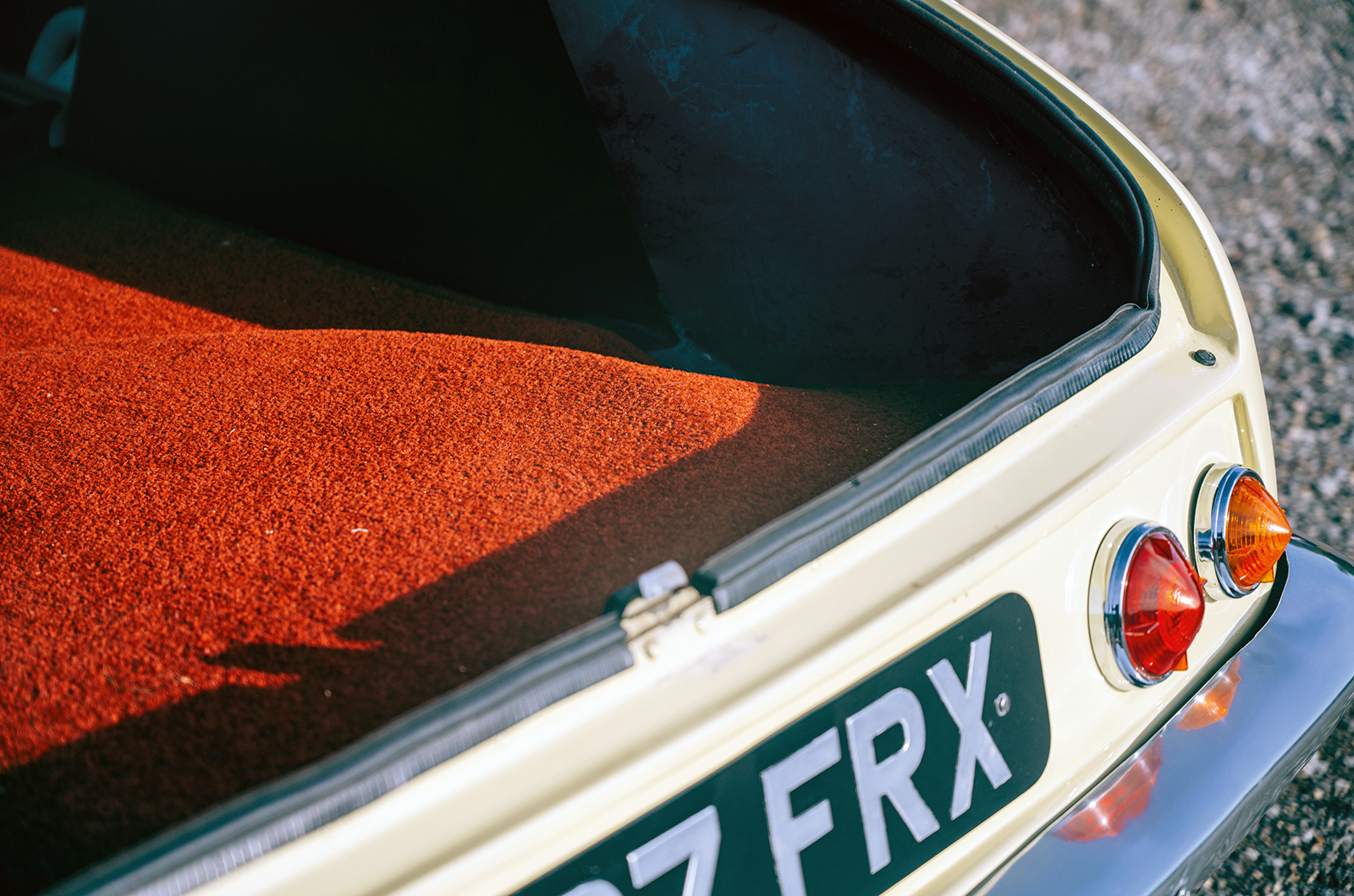 Classic & Sports Car – Wolseley Hornet vs Citroën Bijou: compacts with class