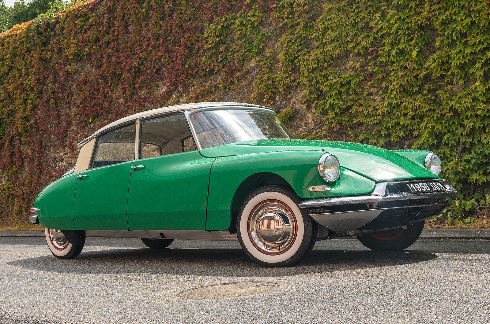 Classic & Sports Car – Citroën DS19: the green goddess