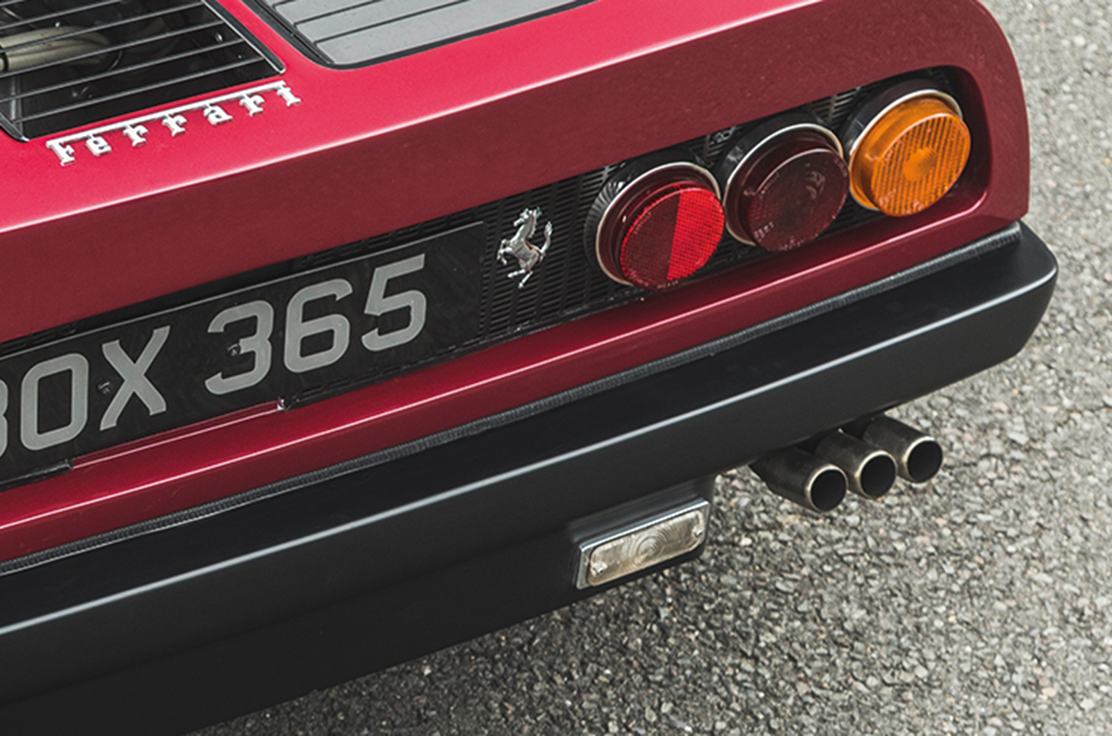 Classic & Sports Car – Supercar legends: Ferrari 365GT4 Berlinetta Boxer fights Maserati Bora for Modena supremacy