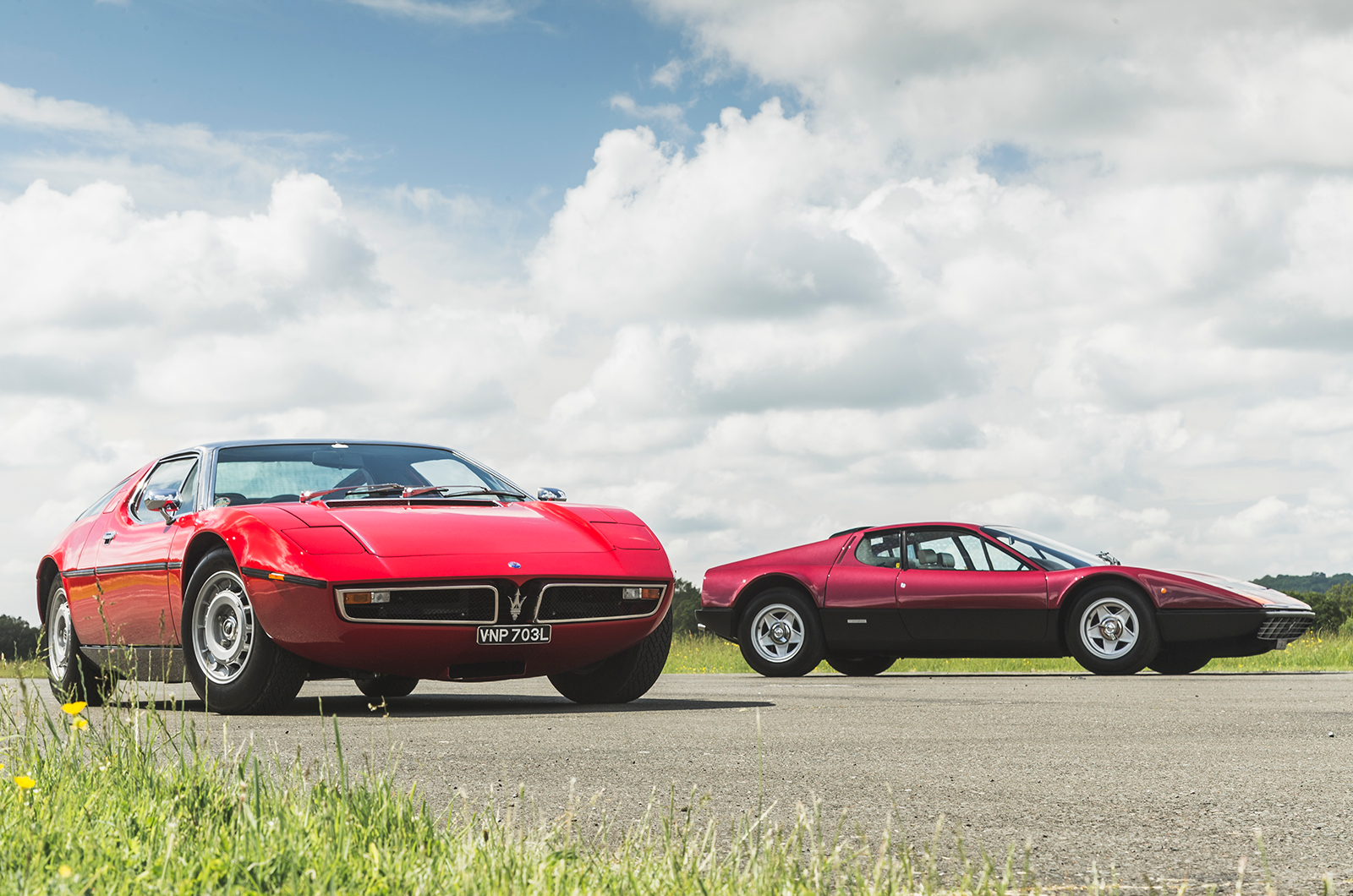 Classic & Sports Car – Supercar legends: Ferrari 365GT4 Berlinetta Boxer fights Maserati Bora for Modena supremacy