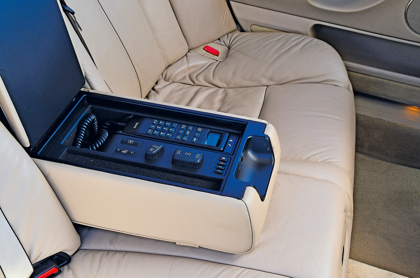 Classic & Sports Car – Bond’s BMWs: Z3, Z8 and 750iL on track