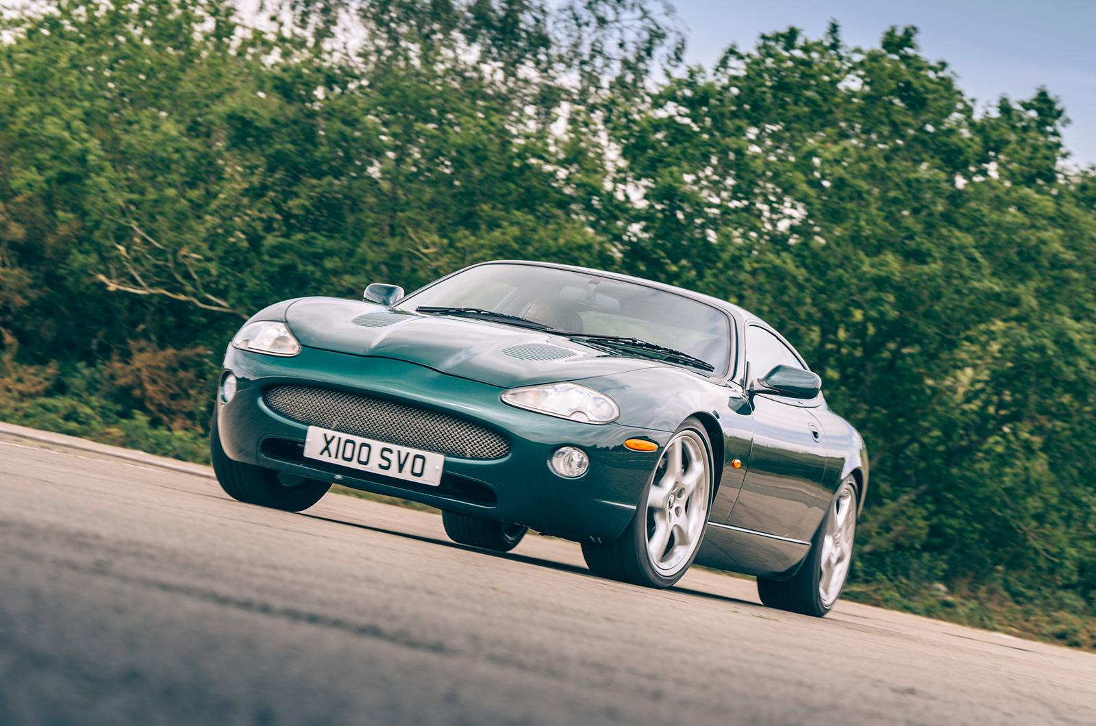 Classic & Sports Car – Big cat rescue: the Jaguar X100 at 25