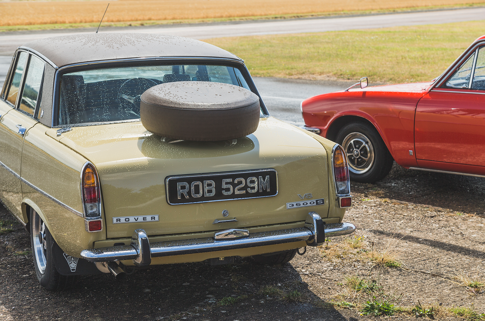 Classic & Sports Car – Saloon bar brawn: Rover P6 3500S vs Triumph 2.5 PI MkII