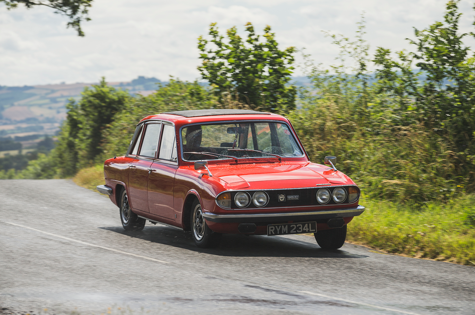 Classic & Sports Car – Saloon bar brawn: Rover P6 3500S vs Triumph 2.5 PI MkII
