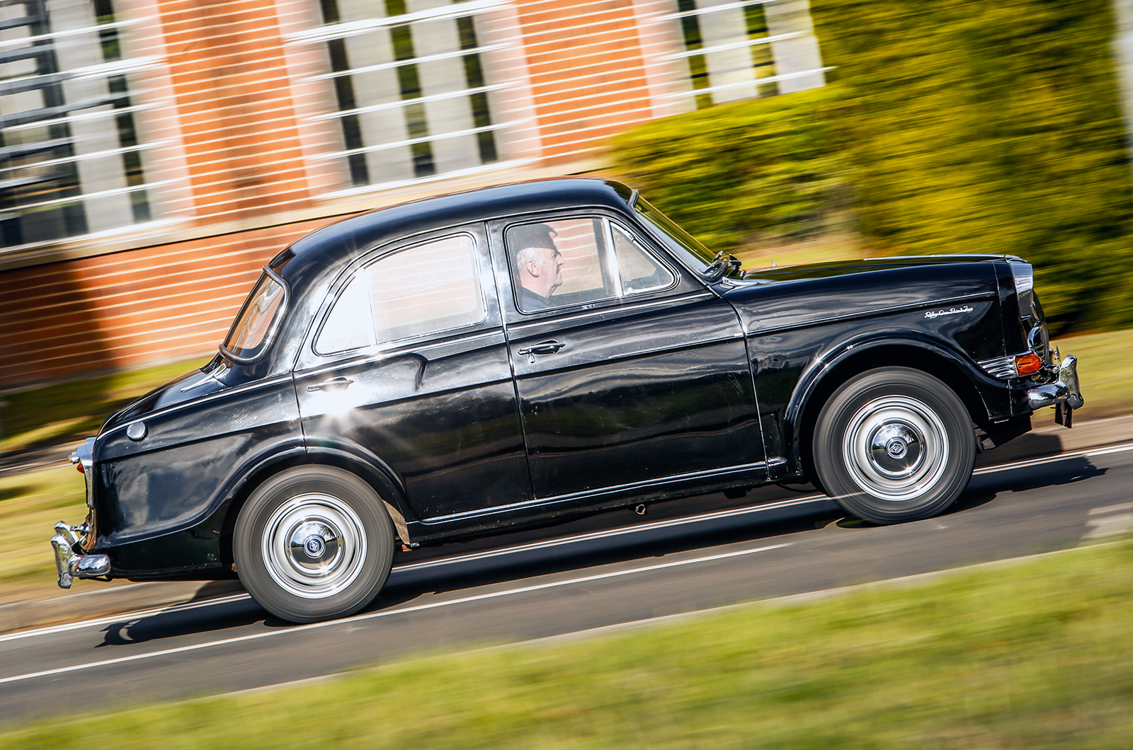 Classic & Sports Car – Quality street: Riley One-Point-Five vs Lancia Appia