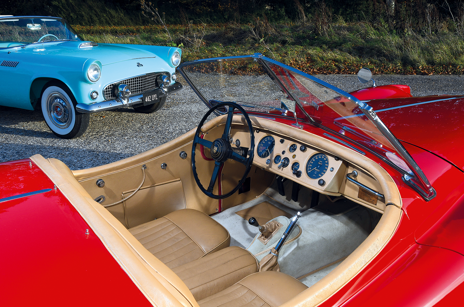 Classic & Sports Car – Glitz & CL Amour: Jaguar XK140 and Ford Thunderbird