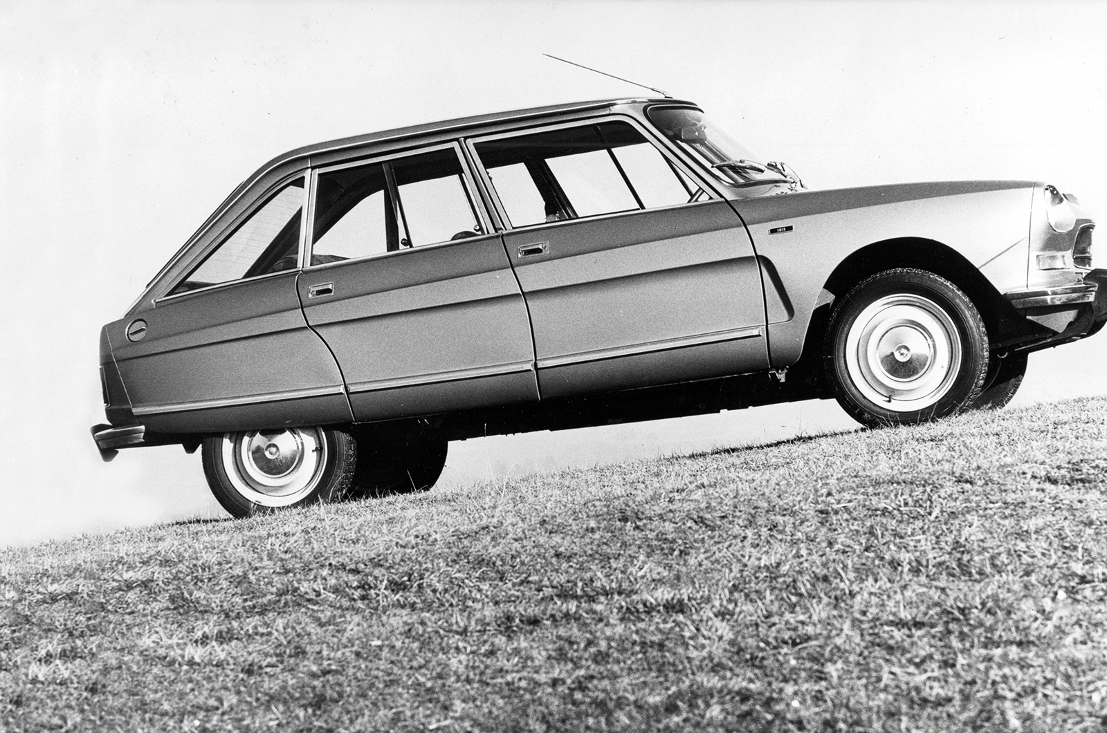 Classic & Sports Car – Remembering Robert Opron