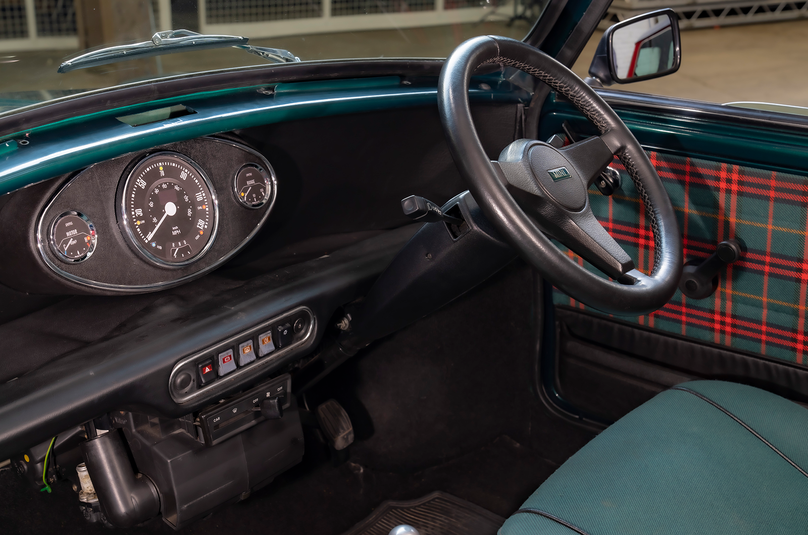 Classic & Sports Car – Mini electrifies its classics