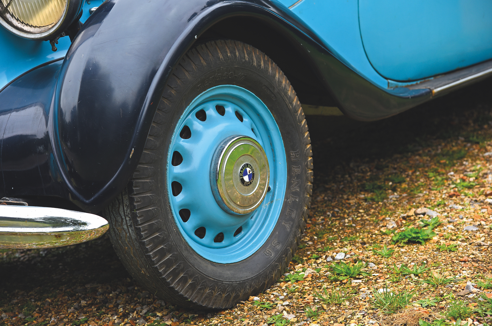 Classic & Sports Car - Raising the Saloon Bar