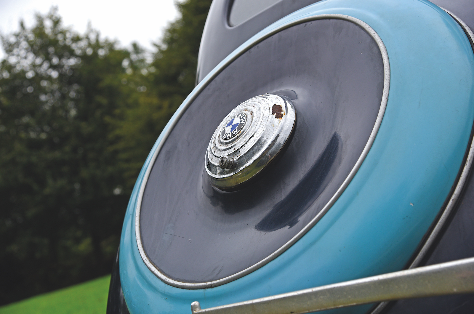 Classic & Sports Car - Raising the Saloon Bar