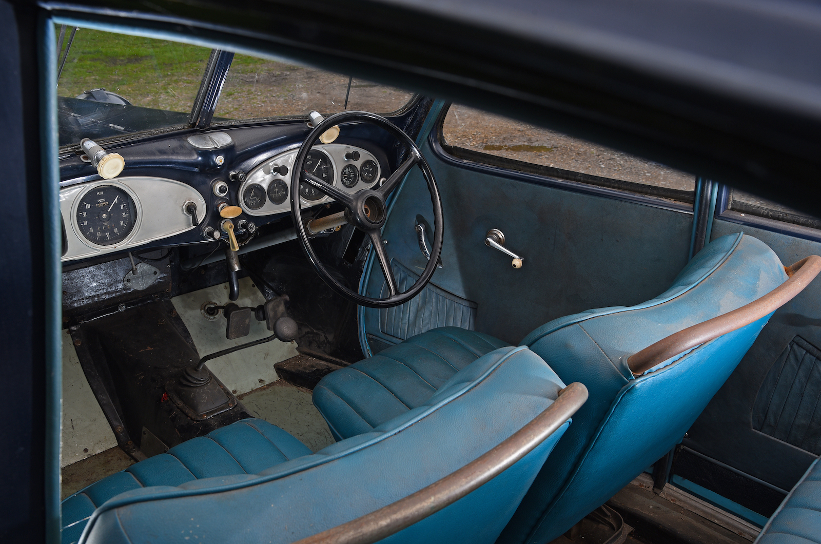 Classic & Sports Car - Raising the Saloon Bar