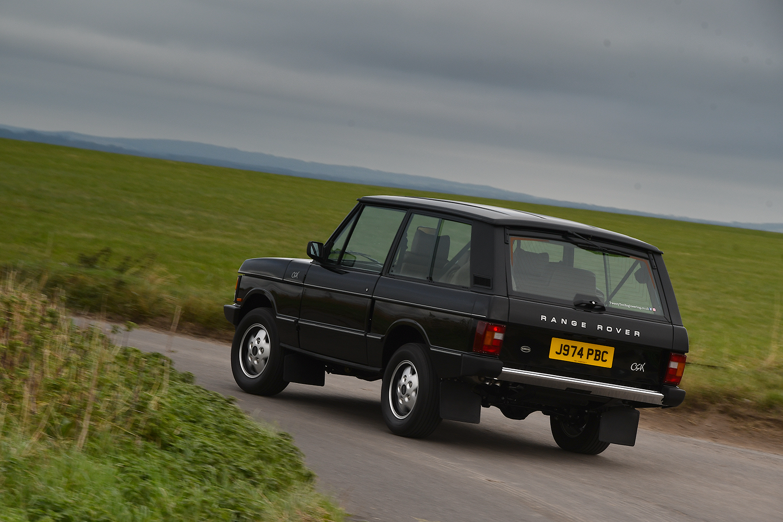 Classic & Sports Car –  King of the hill: driving the Range Rover CSK