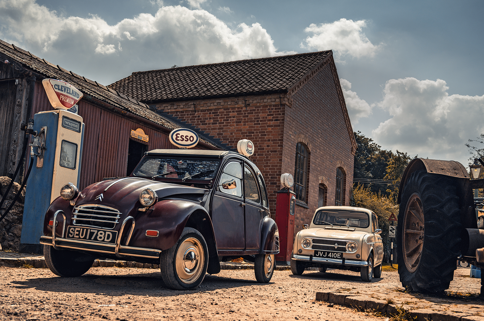 Classic & Sports Car – Cheaper by the million: Citroën AZAM 6 vs Renault 4L