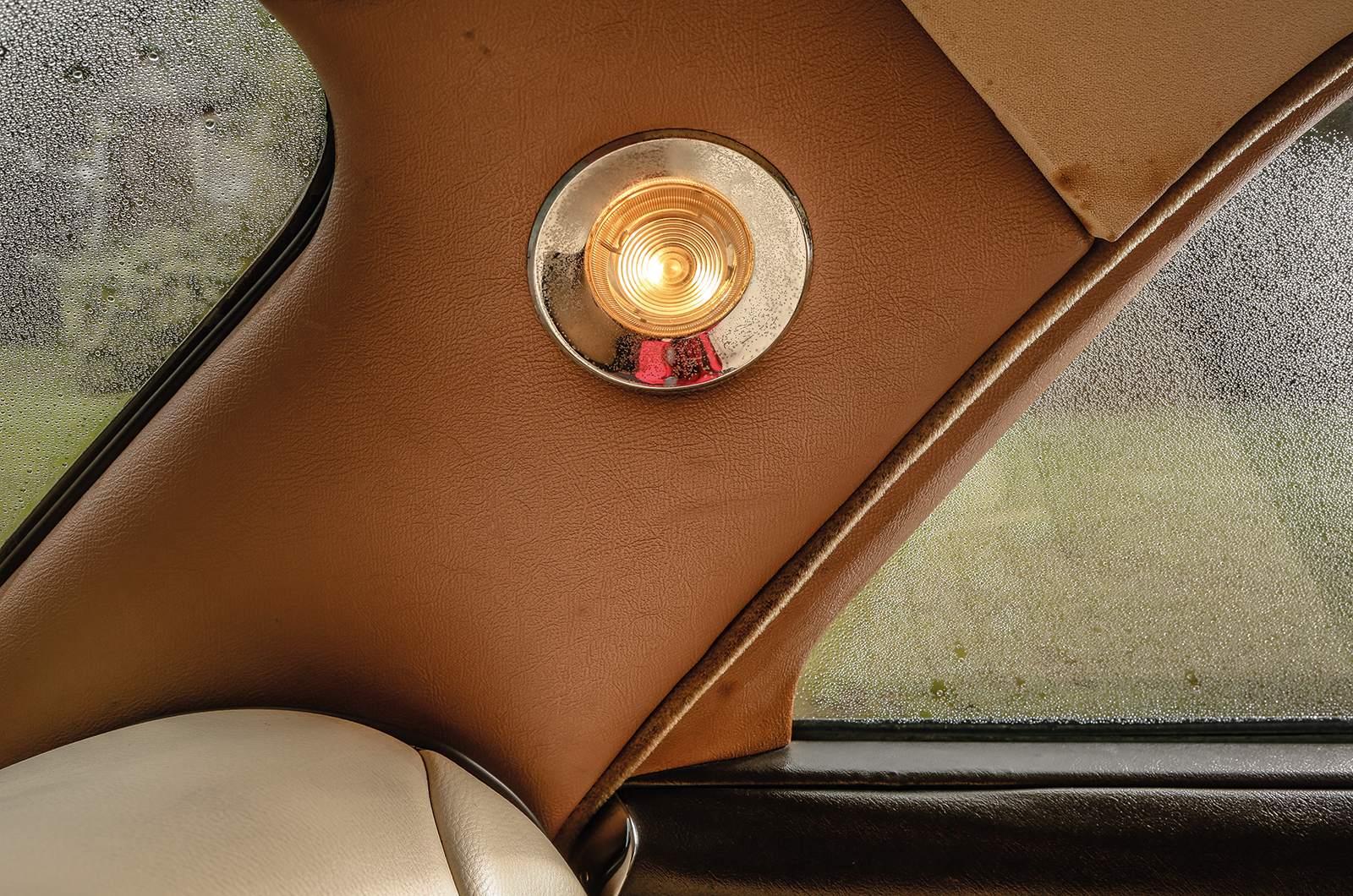 Classic & Sports Car – The battle for middle England: Rover 3-Litre vs Wolseley 6/99