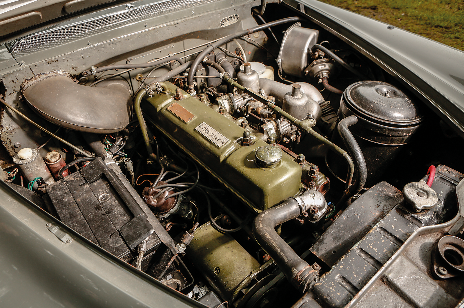 Classic & Sports Car – The battle for middle England: Rover 3-Litre vs Wolseley 6/99