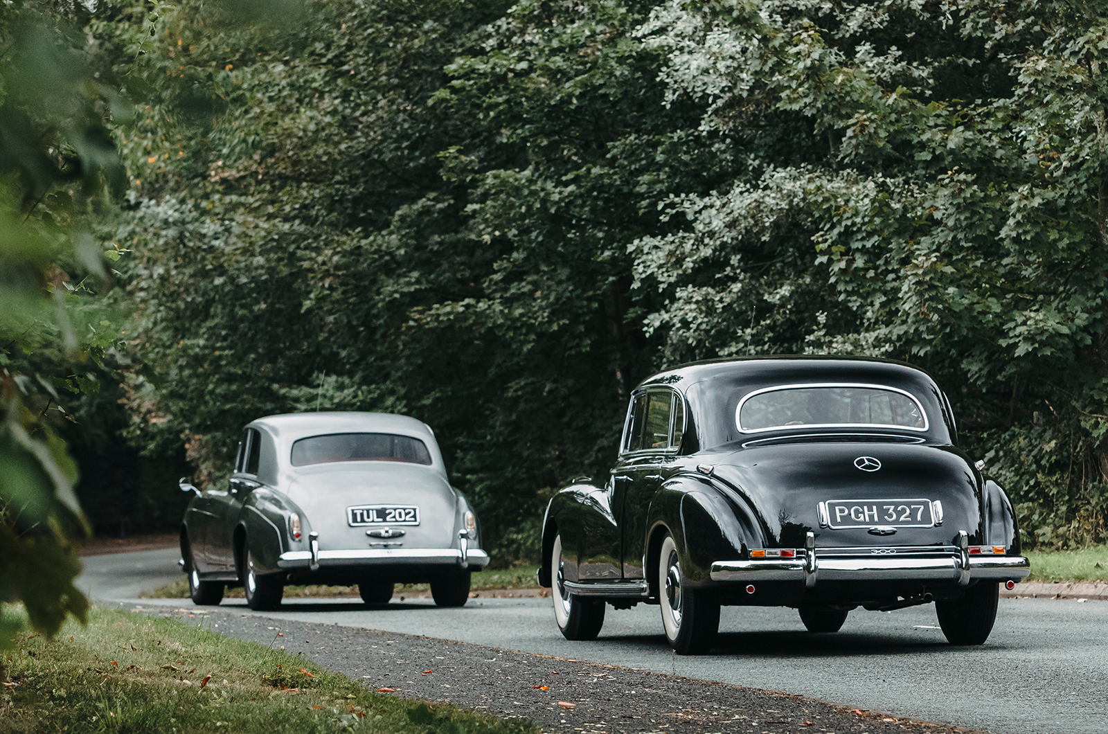 Classic & Sports Car – Peace makers: Bentley S1 vs Mercedes-Benz 300b
