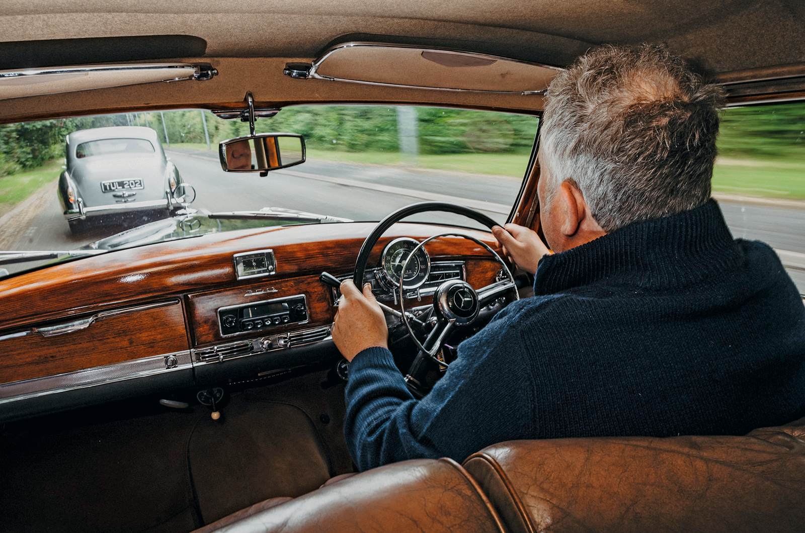 Classic & Sports Car – Peace makers: Bentley S1 vs Mercedes-Benz 300b