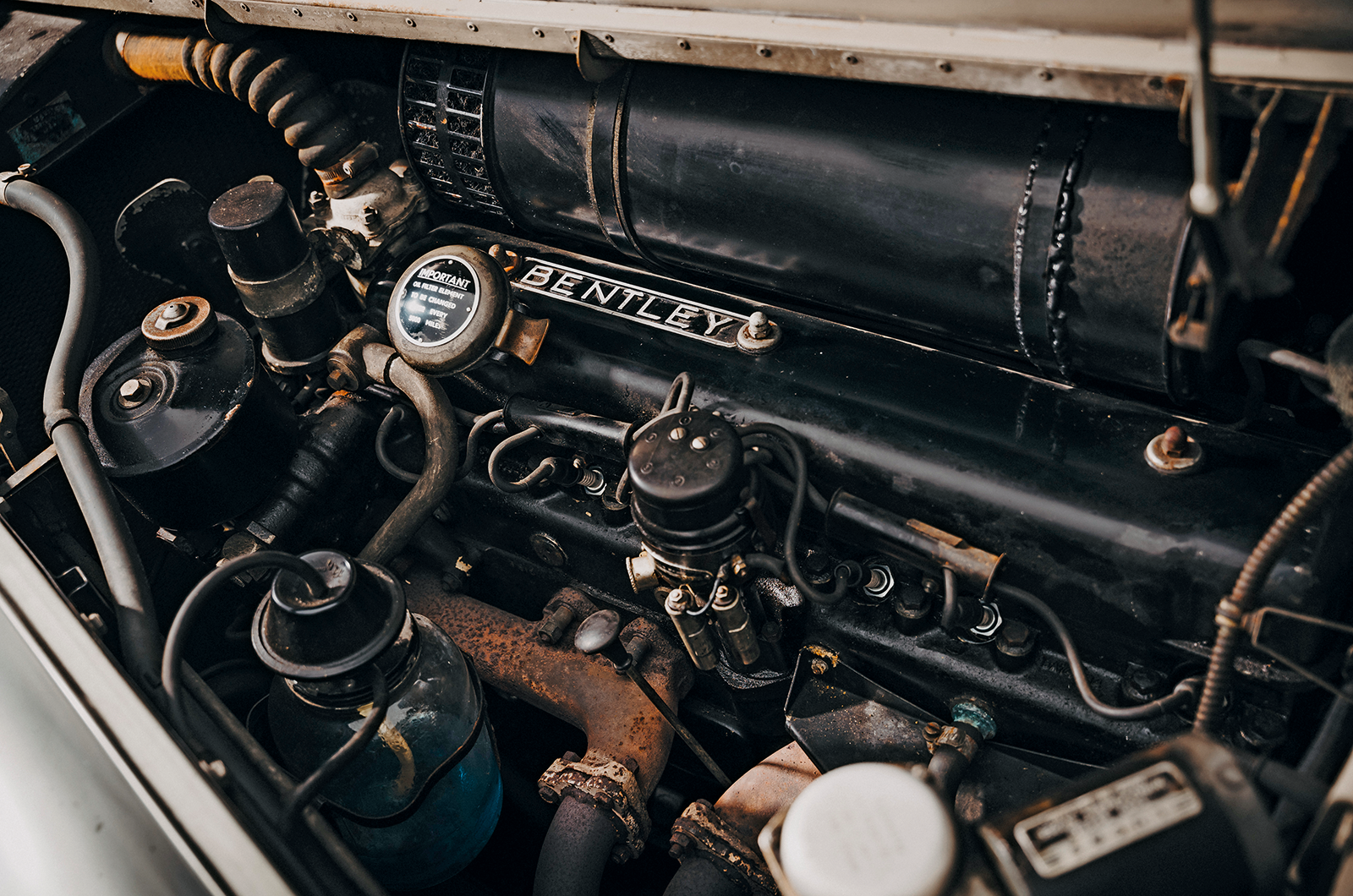 Classic & Sports Car – Peace makers: Bentley S1 vs Mercedes-Benz 300b