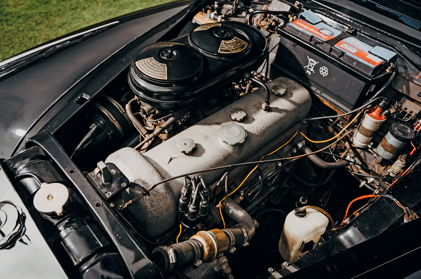 Classic & Sports Car – Peace makers: Bentley S1 vs Mercedes-Benz 300b