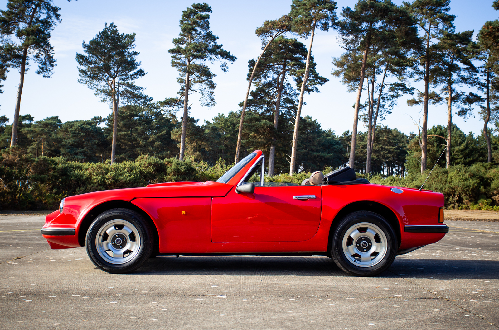 Classic & Sports Car – Win this classic TVR and raise money for Ukraine